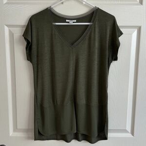 Bar III Green Short Sleeve V-Neck Blouse - Small